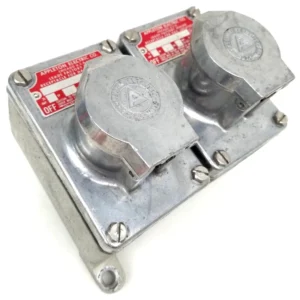 Appleton EFS275-2023 20A 2W3P 125V Receptacle